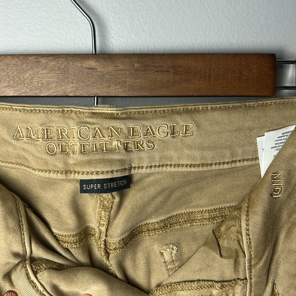 American Eagle Outfitters 🦅 Super Stretch Midi Twill Short in Tan/Khaki - Picture 4 of 5